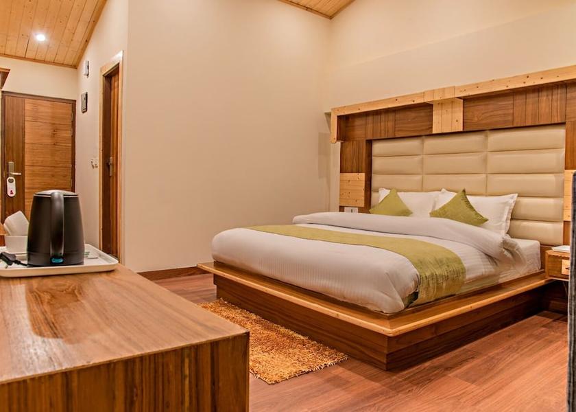 Himachal Pradesh Chail Room
