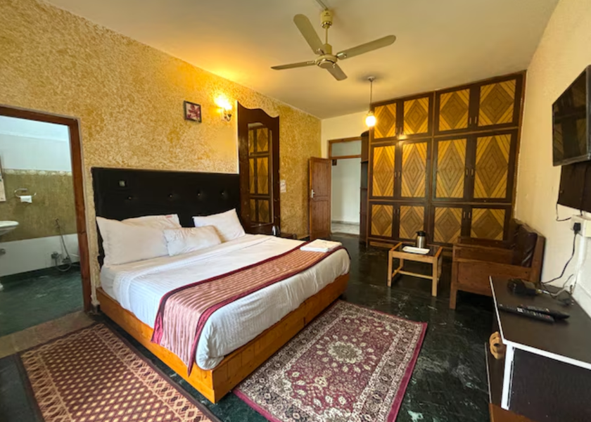 Himachal Pradesh Manali Deluxe Room