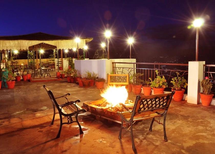 Uttarakhand Kausani Public Areas