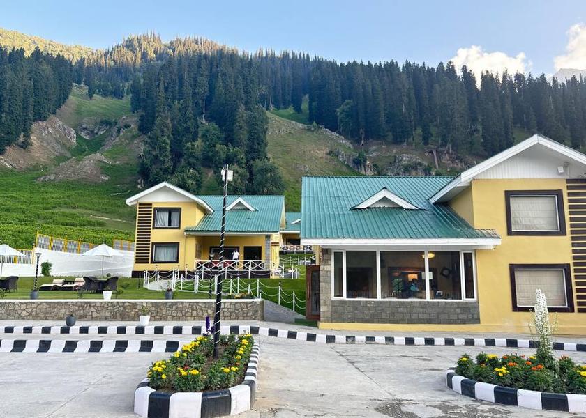 Jammu and Kashmir Sonamarg Hotel Exterior
