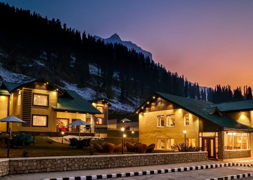 Jammu and Kashmir Sonamarg Hotel Exterior