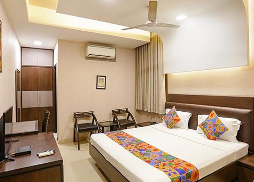 Uttar Pradesh Noida Deluxe Room