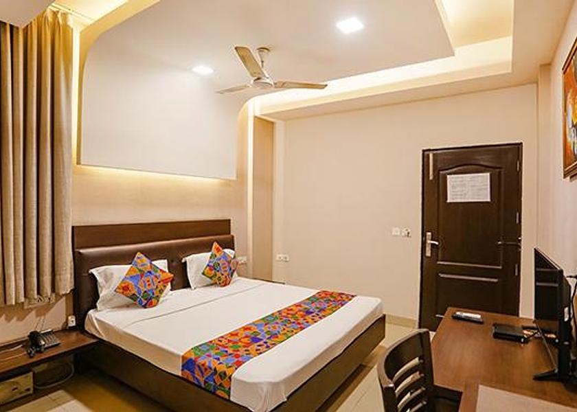 Uttar Pradesh Noida Deluxe Room