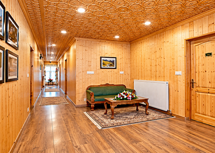 Jammu and Kashmir Gulmarg Public Areas