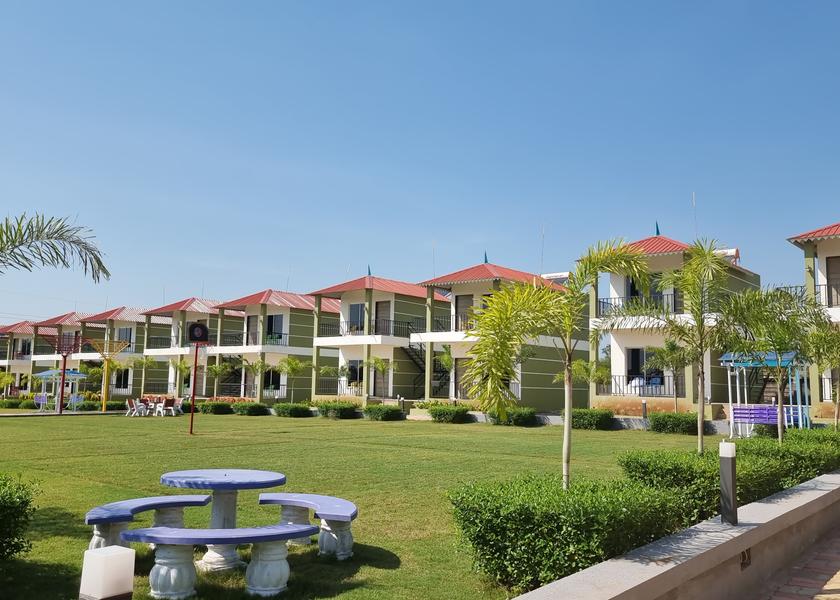 Gujarat Sasan Gir Hotel Exterior
