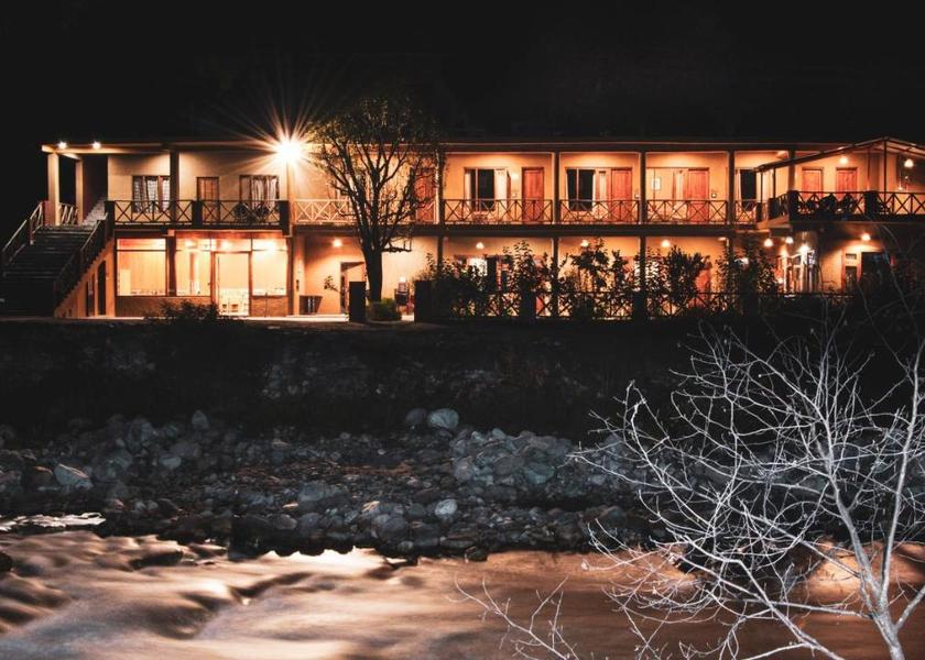 Himachal Pradesh Banjar Hotel Exterior