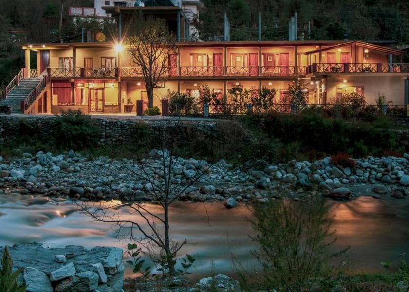 Himachal Pradesh Banjar Hotel Exterior