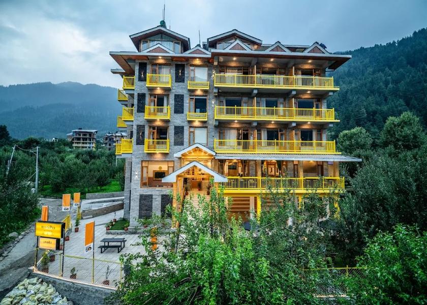 Himachal Pradesh Manali Hotel Exterior