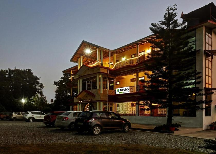 Uttarakhand Bhimtal Hotel Exterior