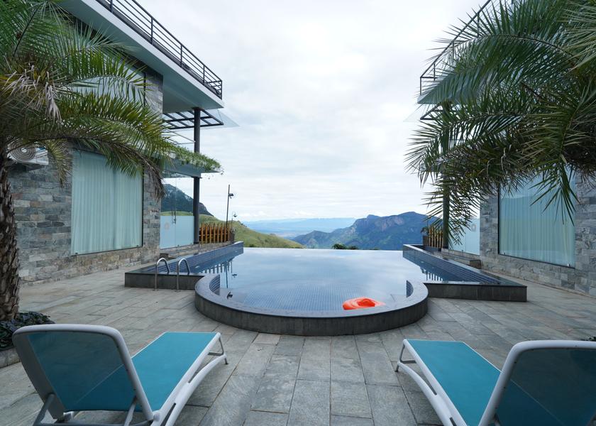 Kerala Munnar Pool