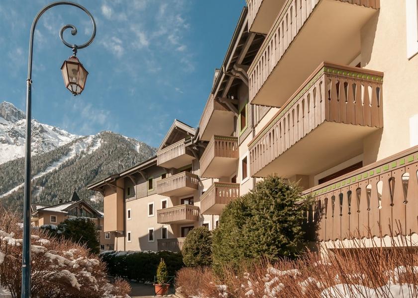 Auvergne-Rhône-Alpes Chamonix-Mont-Blanc Front of property