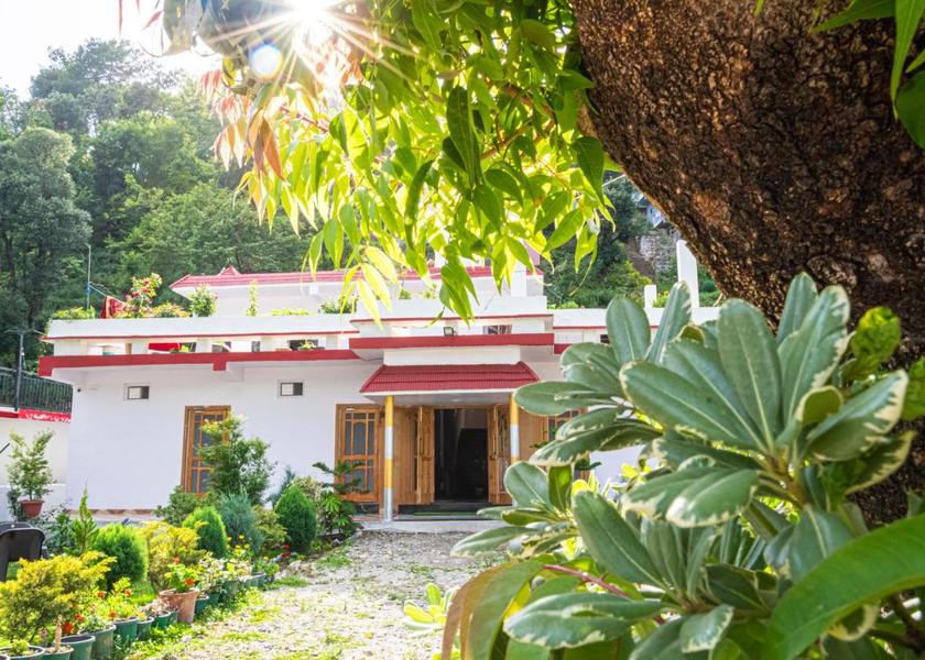 Uttarakhand Bhimtal Hotel Exterior