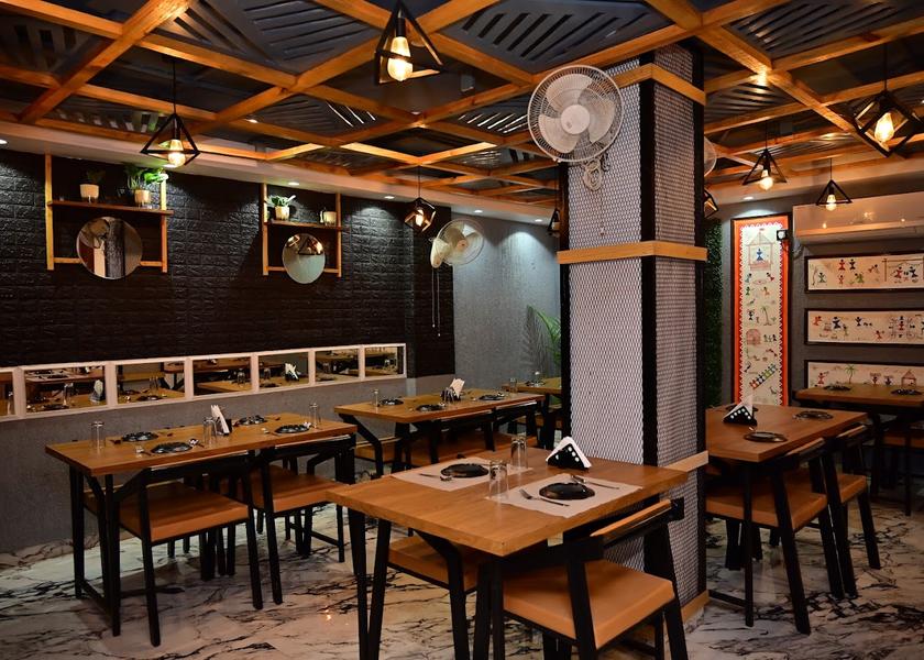Uttar Pradesh Varanasi Food & Dining