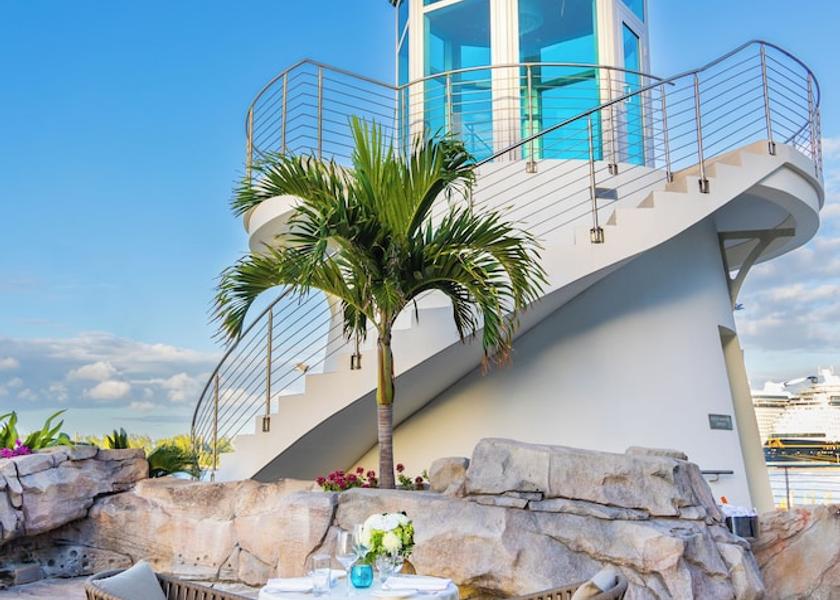  Nassau Outdoor dining