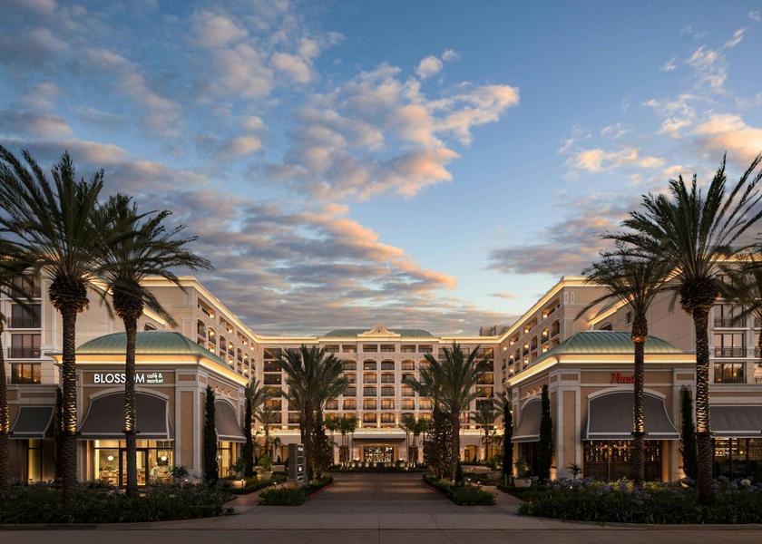 California Anaheim Hotel Exterior