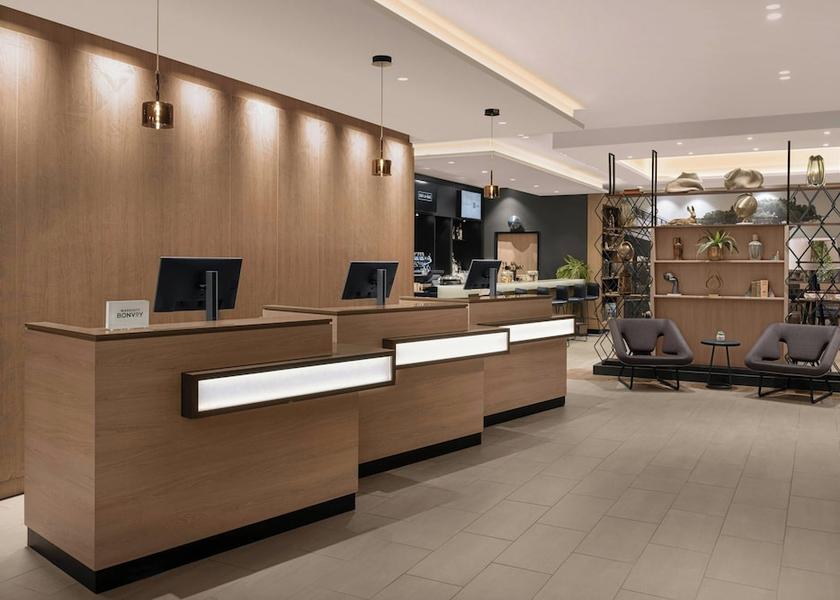 Île-de-France Issy-les-Moulineaux Reception