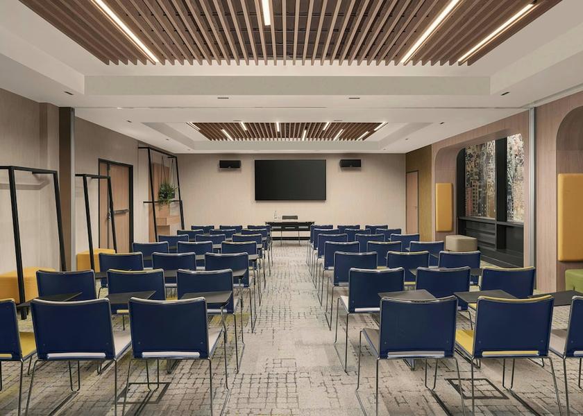 Île-de-France Issy-les-Moulineaux Meeting facility