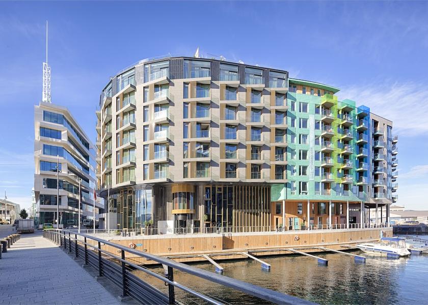  Oslo Exterior Detail
