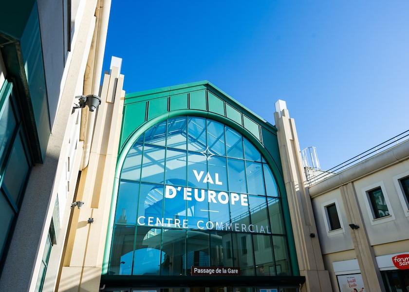 Ile-de-France Bailly-Romainvilliers Shopping Arcade