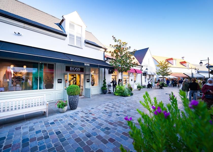 Ile-de-France Bailly-Romainvilliers Shopping Arcade