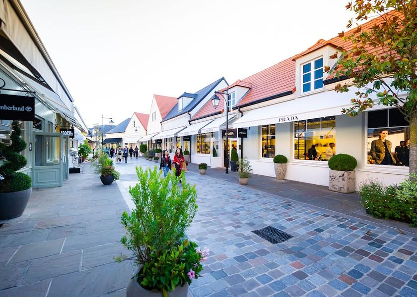 Ile-de-France Bailly-Romainvilliers Shopping Arcade