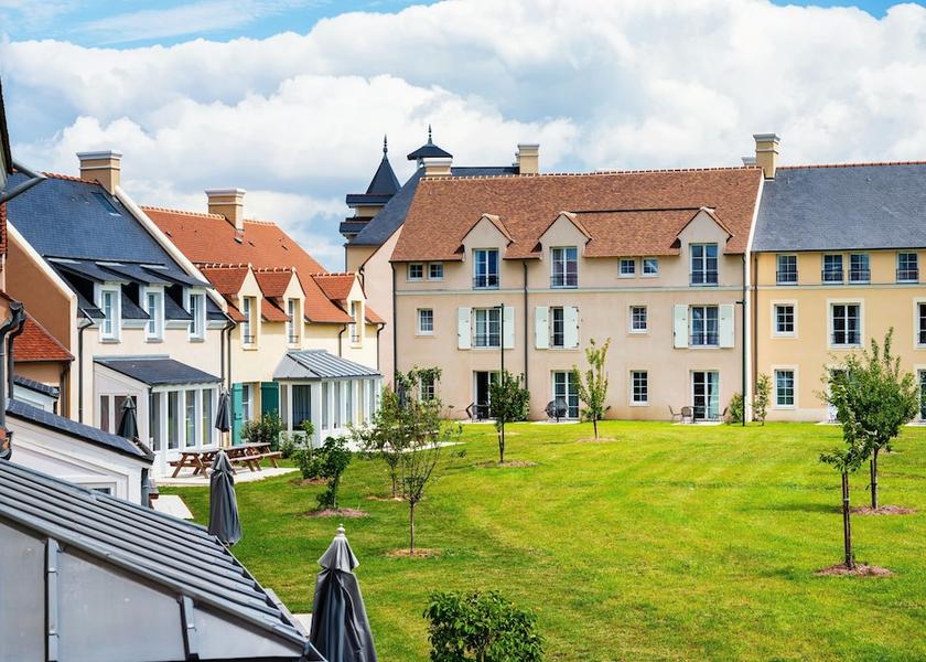 Ile-de-France Bailly-Romainvilliers Exterior Detail