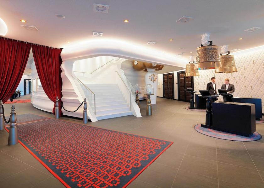 Canton of Zürich Opfikon Lobby lounge