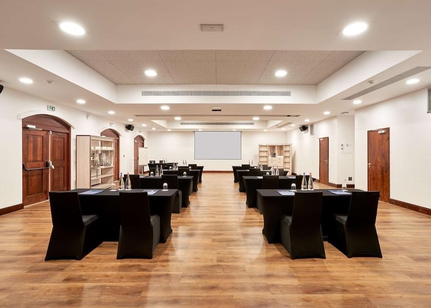  Faaa Meeting Room