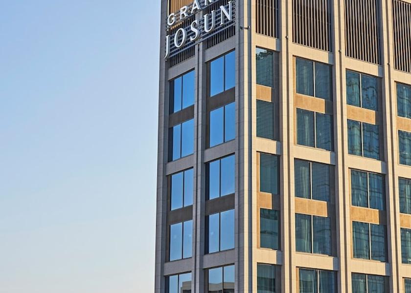  Busan Exterior