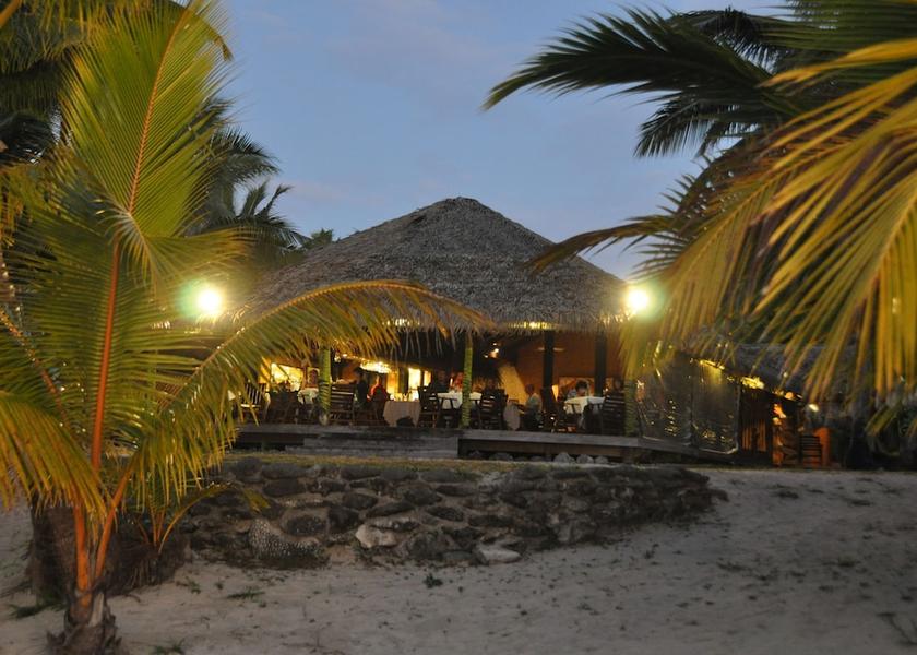  Aitutaki Outdoor Dining