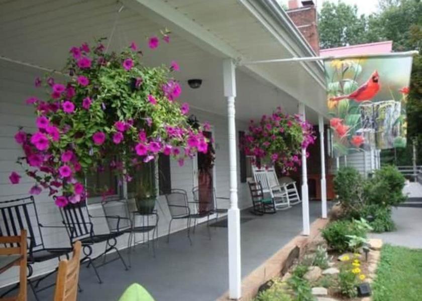 Virginia Cana Porch