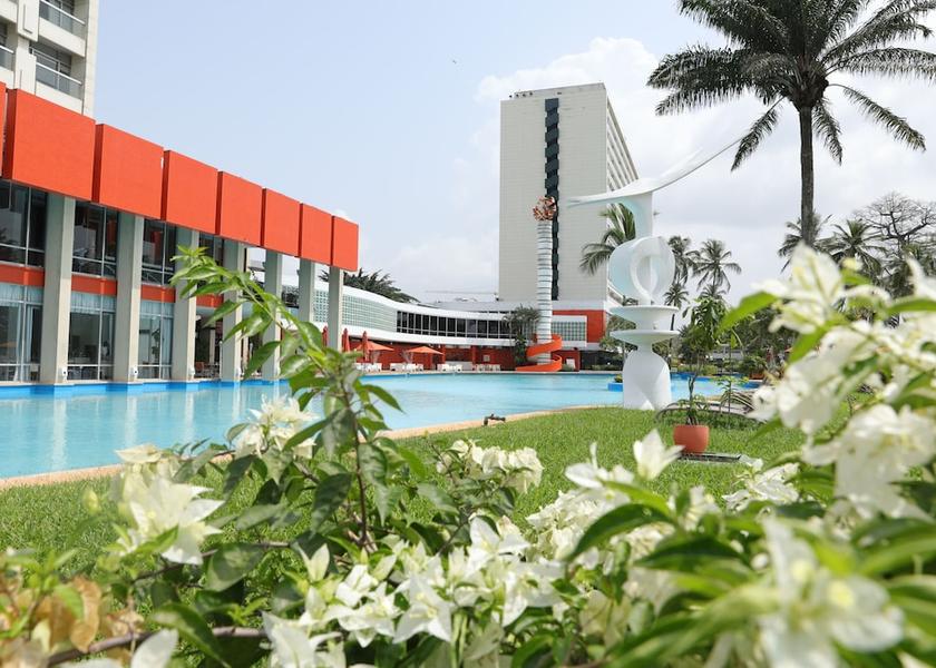  Abidjan Exterior Detail