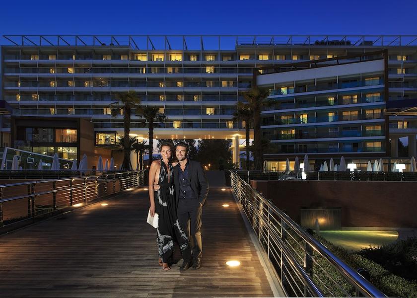 Veneto Jesolo Front of property - evening/night