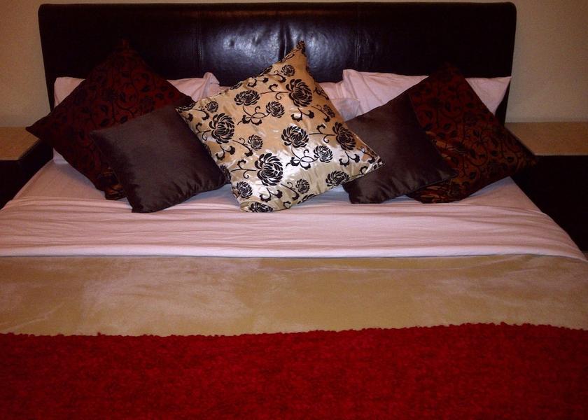  Serrekunda Room