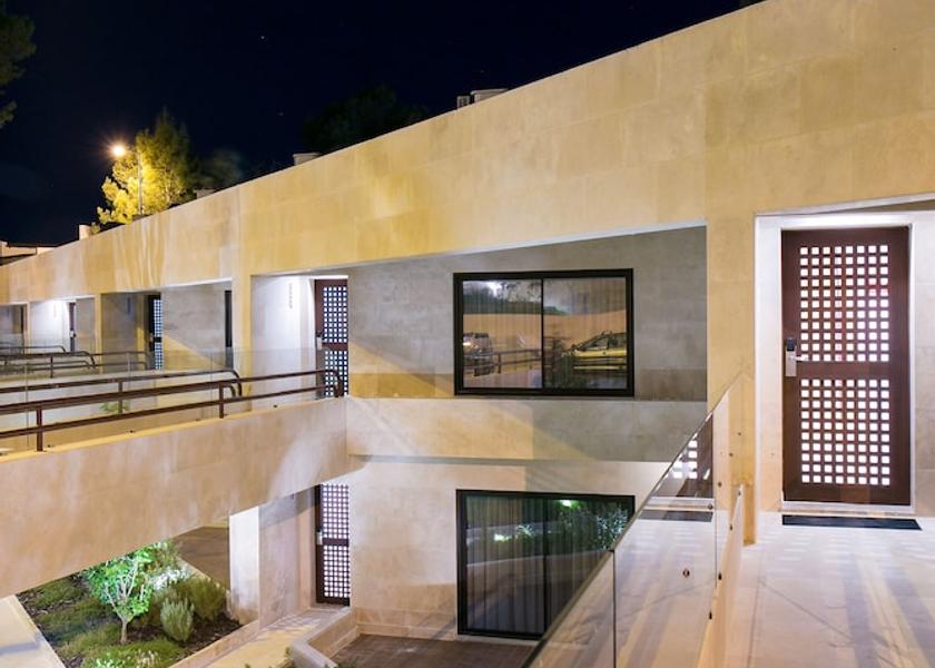Setúbal Sesimbra Front of property - evening/night
