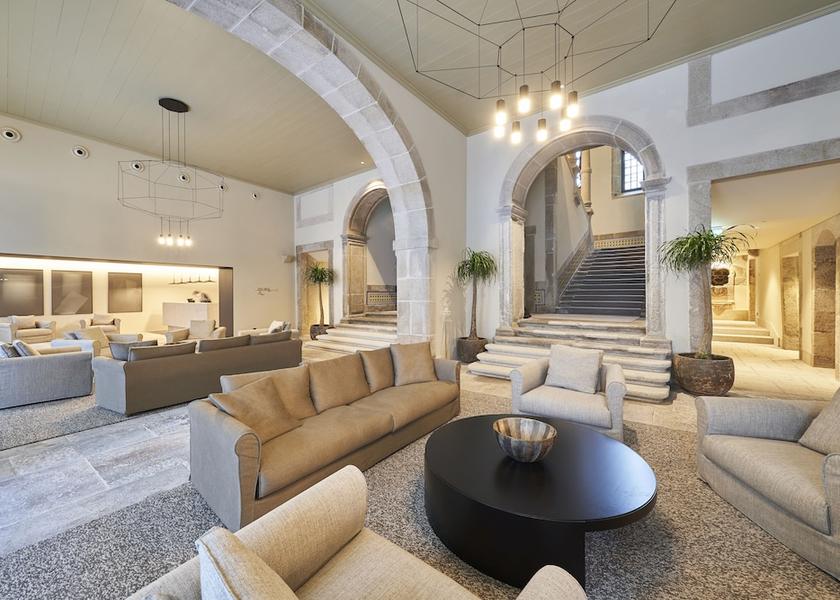 Porto Porto Lobby sitting area