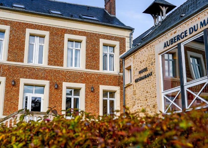 Île-de-France Montigny-le-Bretonneux Front of property