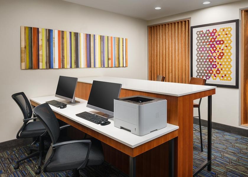 California Oakhurst Business Centre