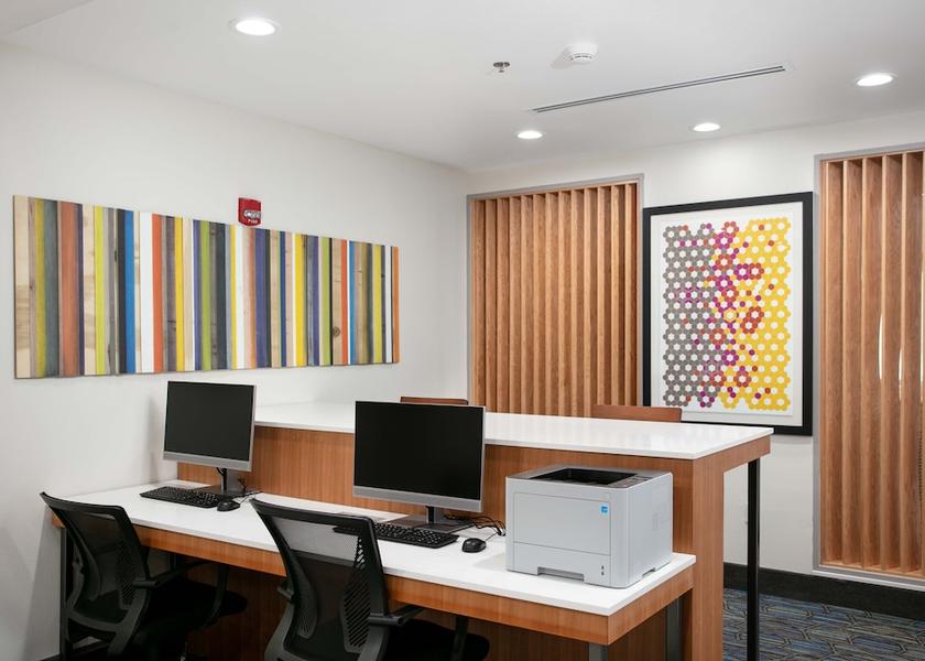 California Oakhurst Business Centre