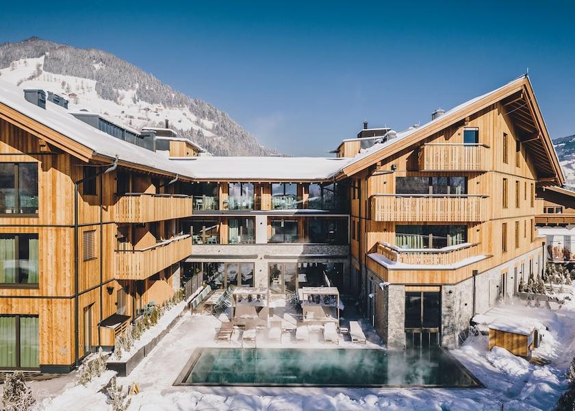 Salzburg State Zell am See Front of property