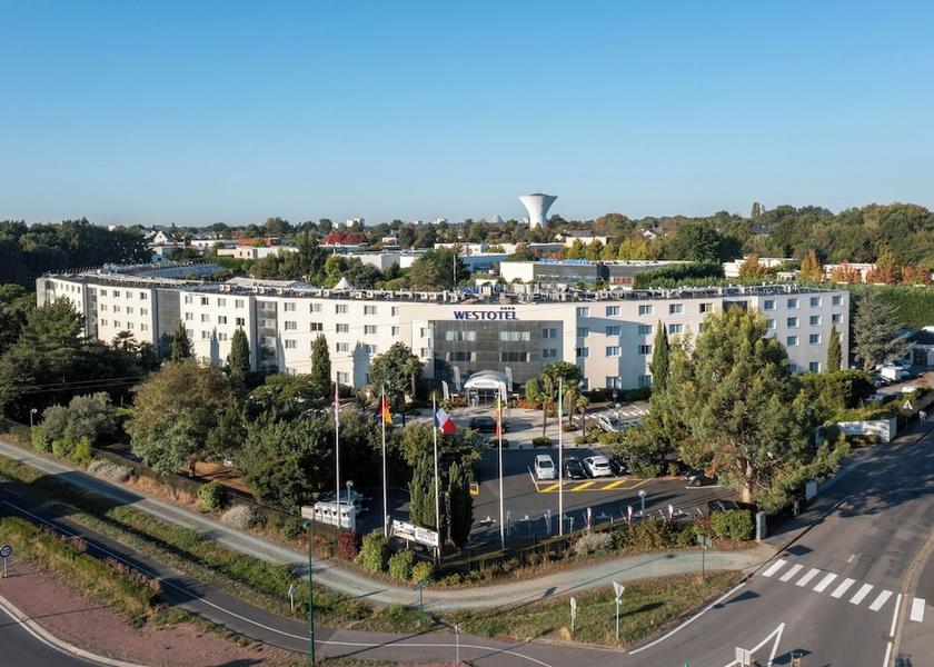 Pays de la Loire La Chapelle-sur-Erdre Exterior Detail