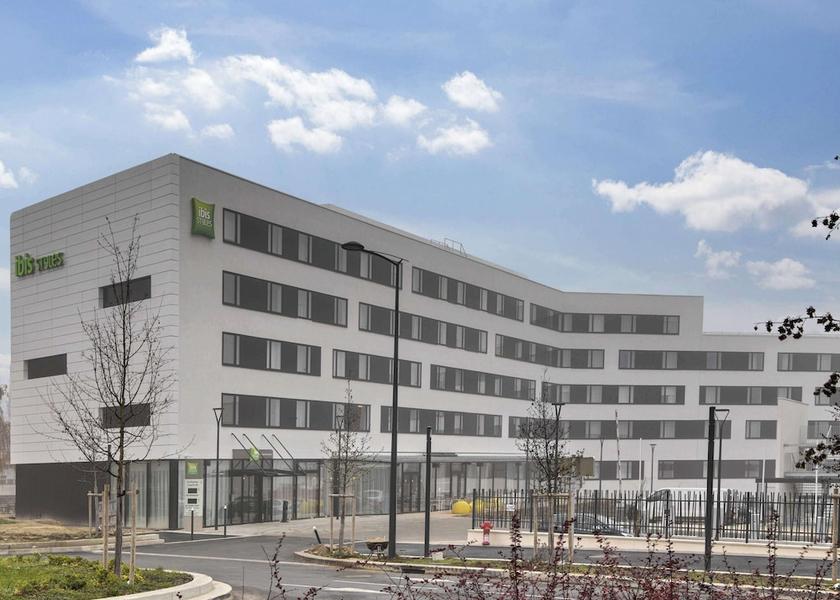 Ile-de-France Paray-Vieille-Poste Exterior Detail