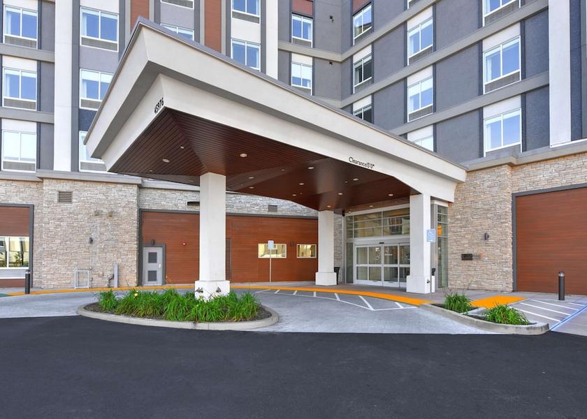 California Fremont Exterior Detail