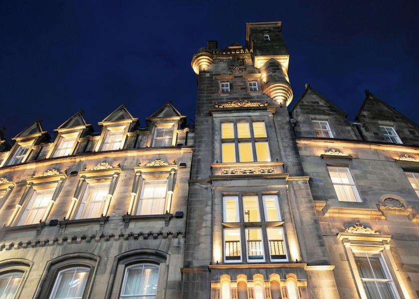 Scotland Edinburgh Front of property - evening/night