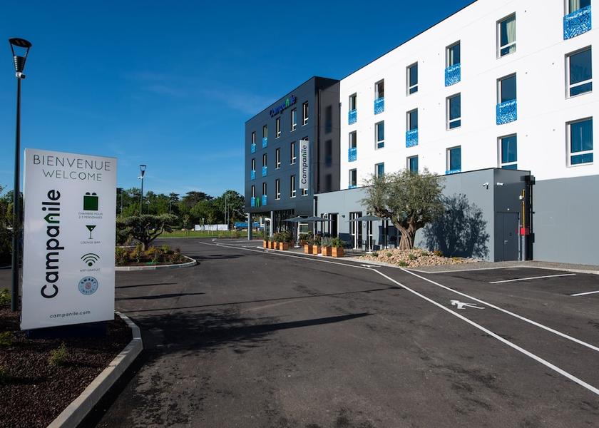 Auvergne-Rhone-Alpes Saint-Priest Terrace/patio