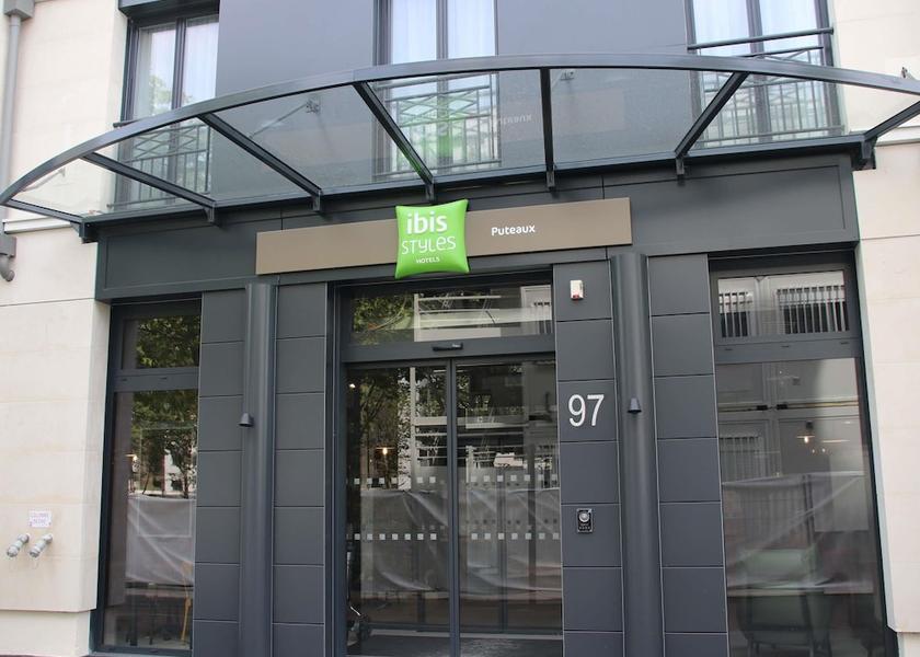 Ile-de-France Puteaux Exterior Detail