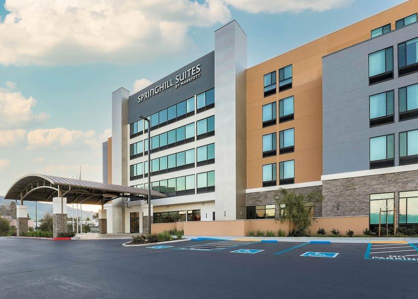 California Fremont Exterior Detail