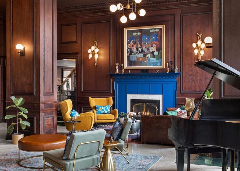Michigan Marquette Lobby sitting area
