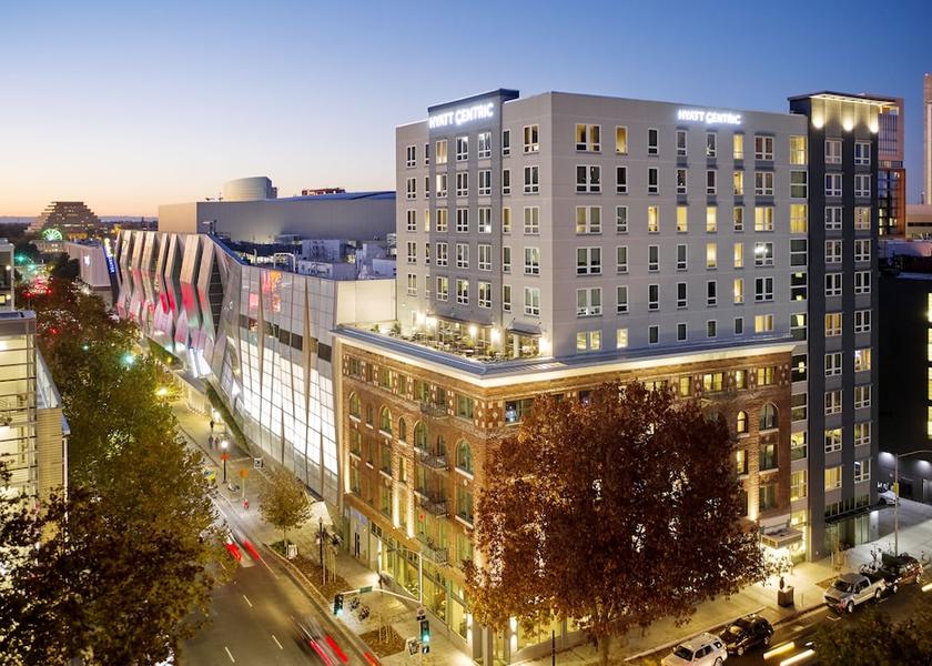 California Sacramento Exterior Detail