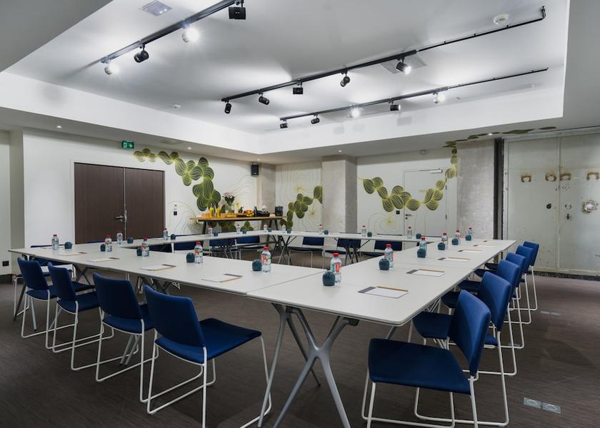 Auvergne-Rhone-Alpes Lyon Meeting Room